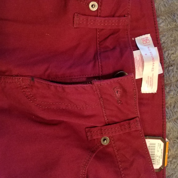 No Boundaries, red jeans - Picture 3 of 3